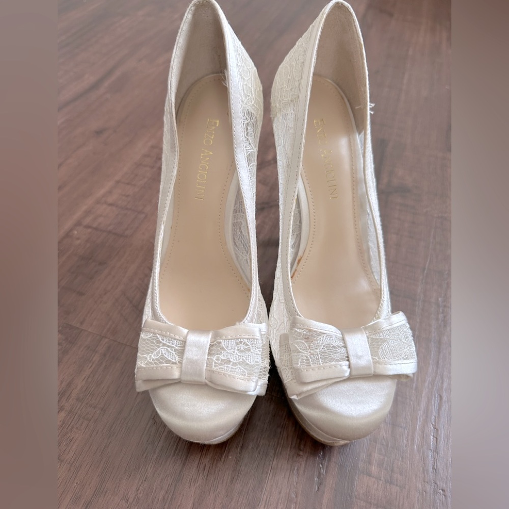 Enzo Angiolini Platform Pumps